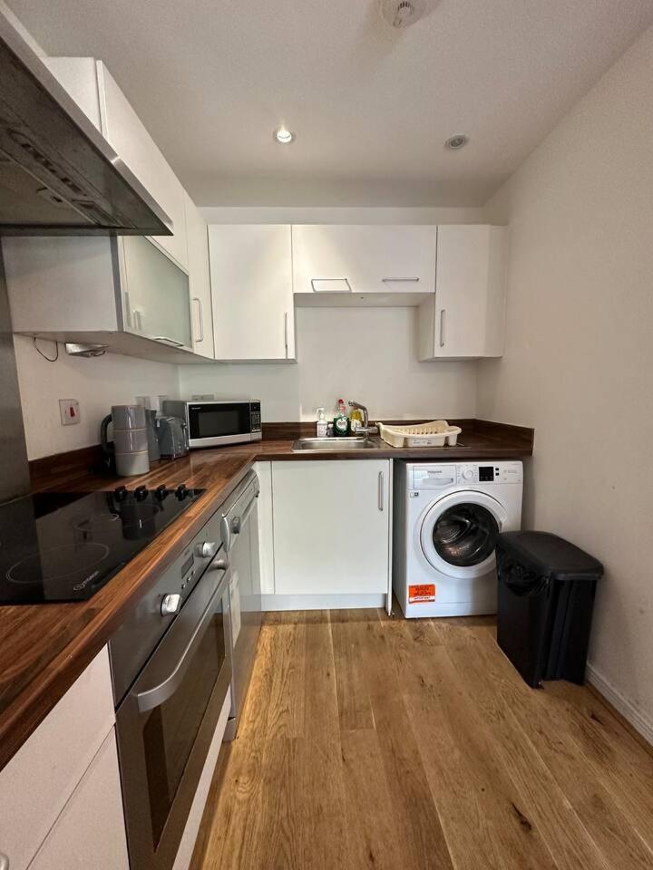 New Build 2 Bedroom With 2 Bath In London Eksteriør billede