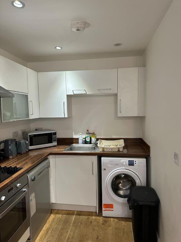 New Build 2 Bedroom With 2 Bath In London Eksteriør billede