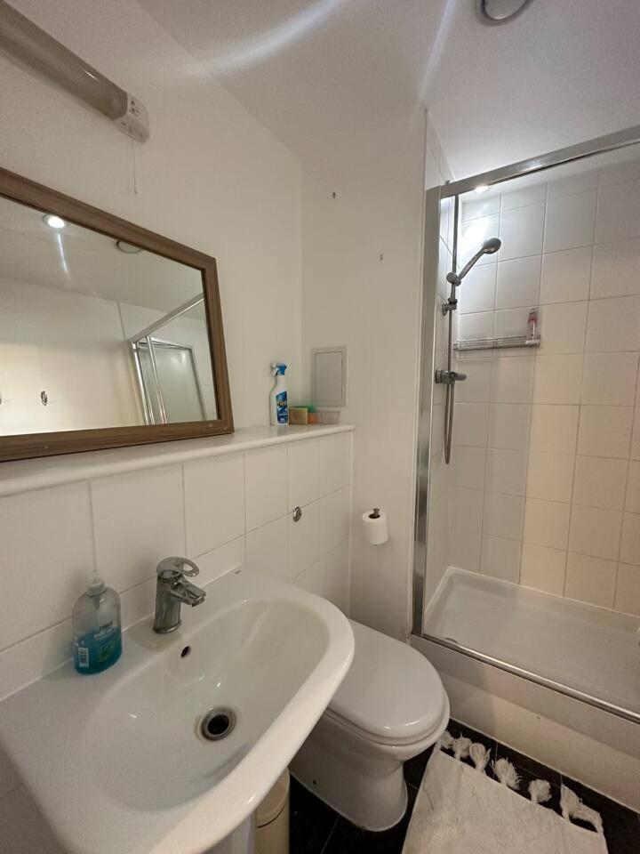 New Build 2 Bedroom With 2 Bath In London Eksteriør billede
