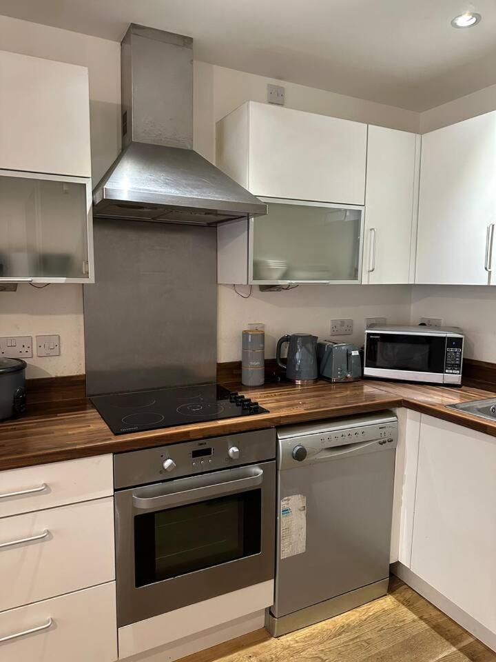 New Build 2 Bedroom With 2 Bath In London Eksteriør billede